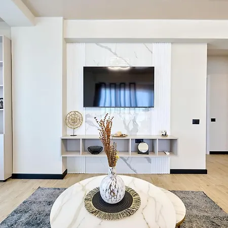 Smarald Sea View In Infinity - Parking Apartment Mamaia