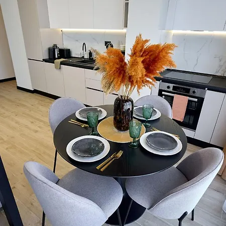 Smarald Sea View In Infinity - Parking Apartment Mamaia